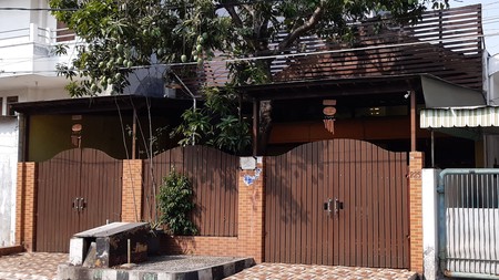 Dijual Rumah di Darmo Indah Timur 