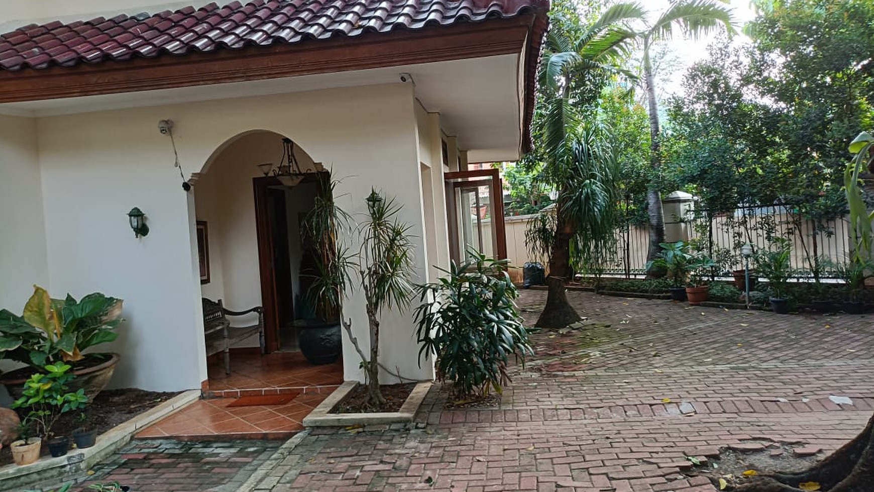 Rumah Bagus Di Jl Melati Ampera Raya, Cilandak Timur Jakarta