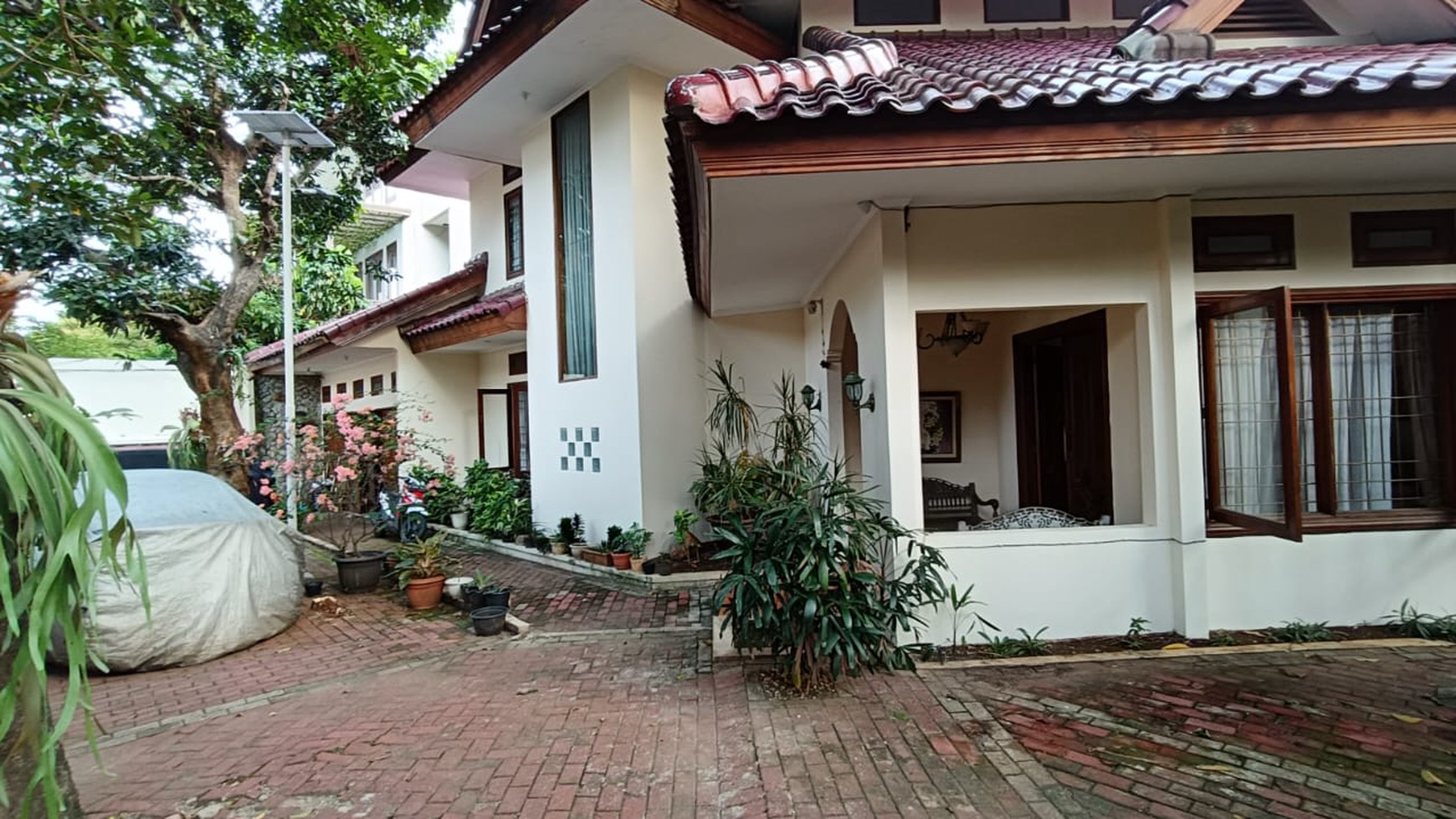 Rumah Bagus Di Jl Melati Ampera Raya, Cilandak Timur Jakarta