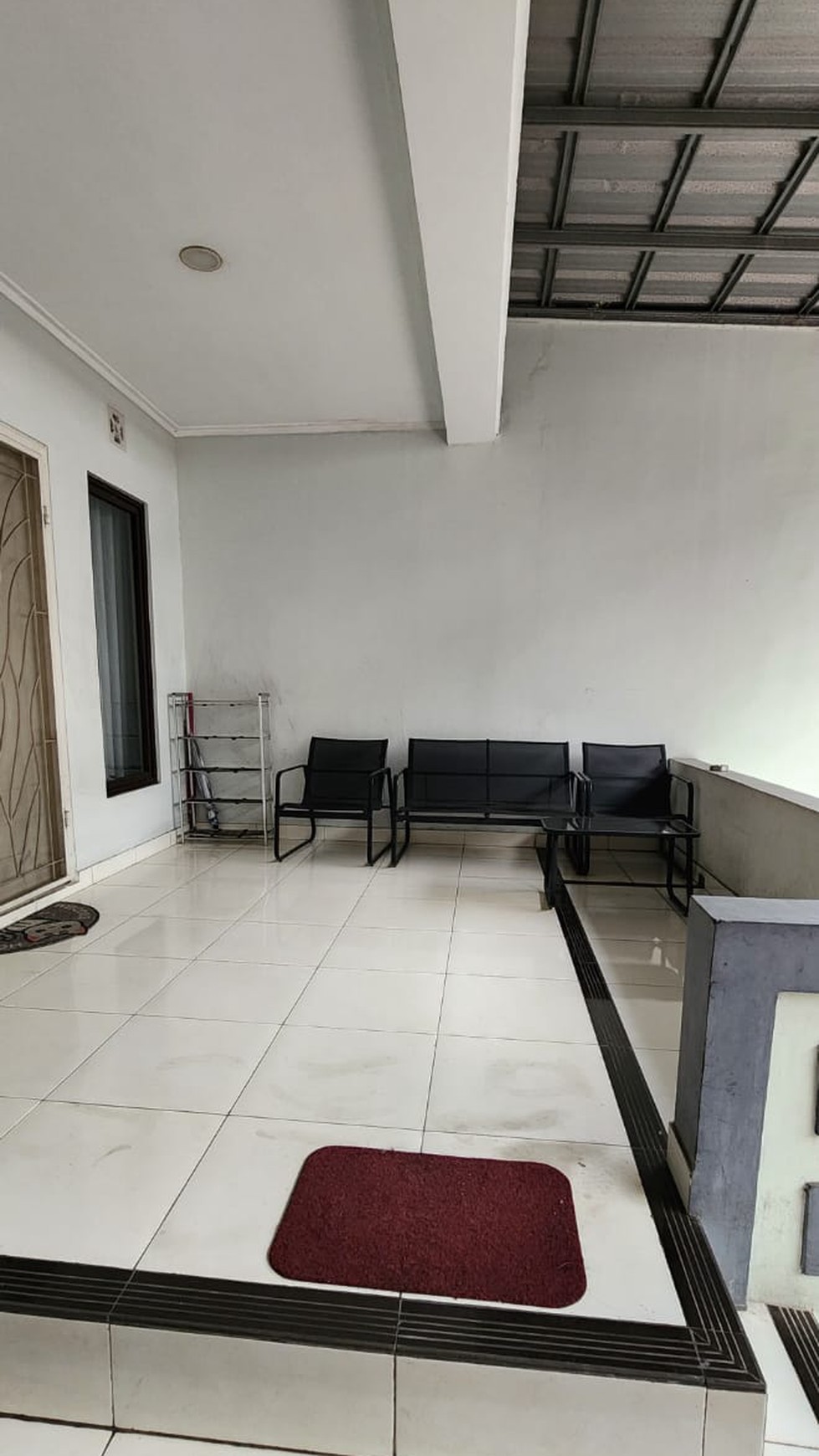 Dijual Rumah Siap Huni Bersih dan Rapi  di Palem Semi Jl. Madrid, Karawaci Tangerang