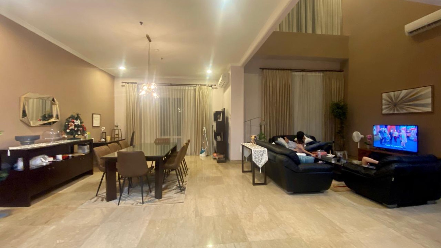 Sewa unit Apartemen Senayan Residence - Junior Penthouse - Jakarta Selatan