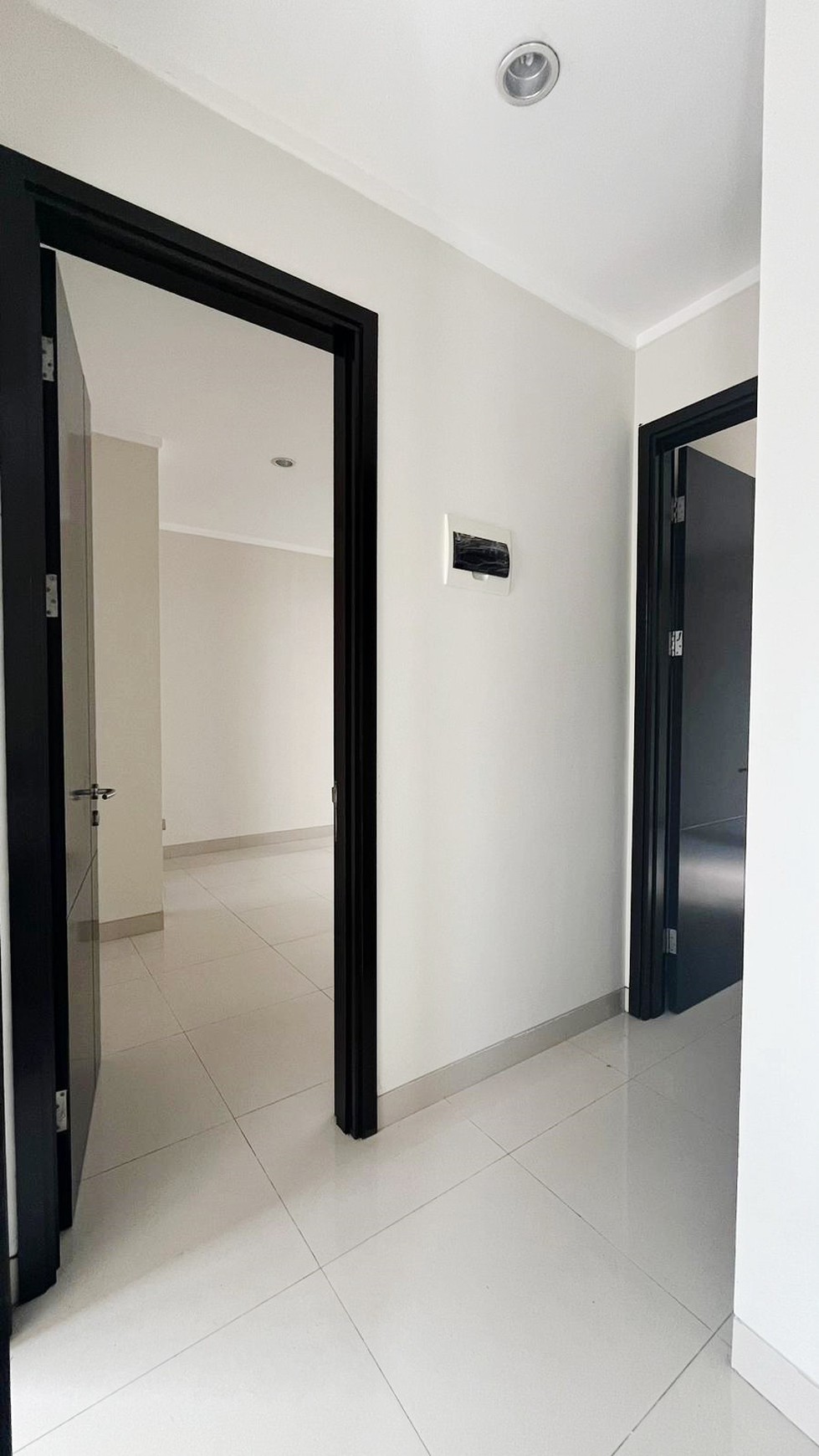 Rumah Minimalis, Siap Huni di Kebayoran Residence Bintaro Jaya