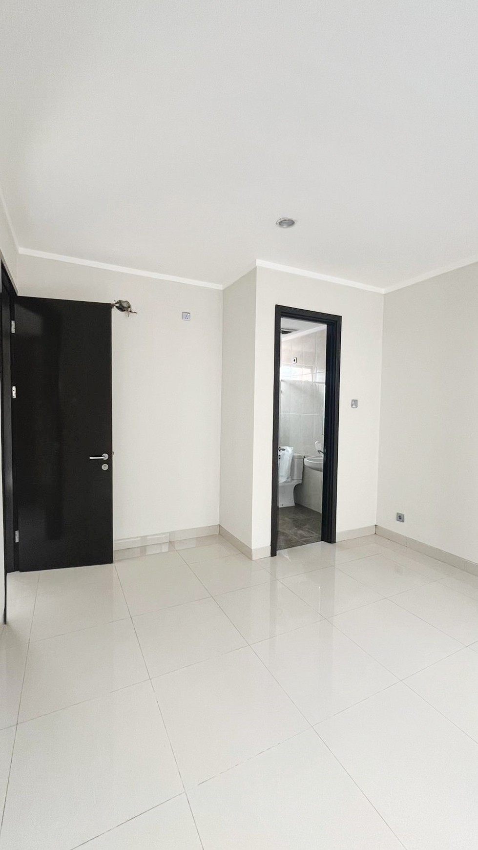 Rumah Minimalis, Siap Huni di Kebayoran Residence Bintaro Jaya