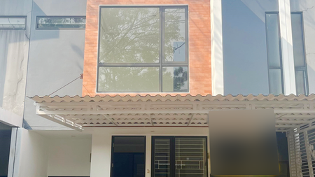 Rumah Minimalis, Siap Huni di Kebayoran Residence Bintaro Jaya