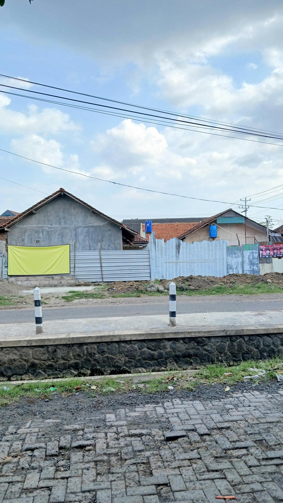 Rumah Tinggal Lokasi Strategis Dekat Lotte Mart Depok Sleman 