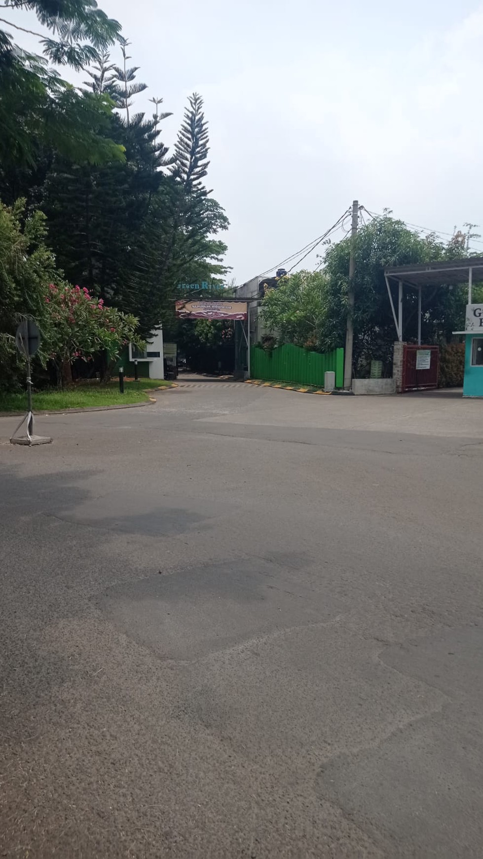 Rumah Standar halaman belakang luas Serpong garden 1  Lokasi Boulevard 