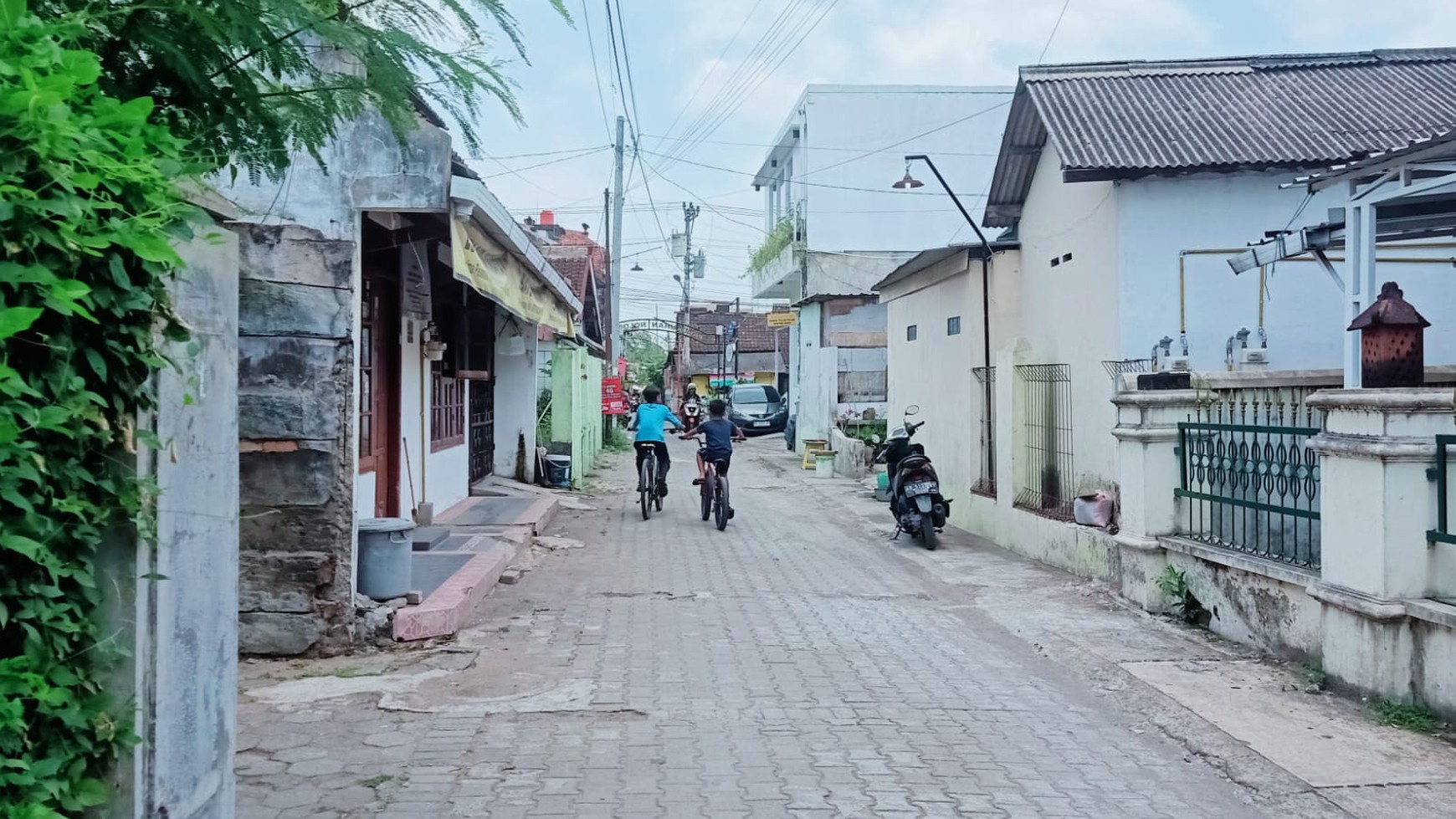 Rumah Model Lama Lokasi Dekat Ambarukmo Plaza Depok Sleman 