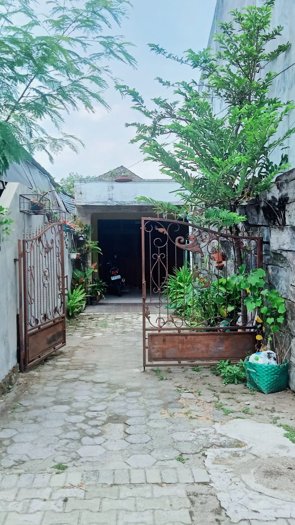 Rumah Model Lama Lokasi Dekat Ambarukmo Plaza Depok Sleman 