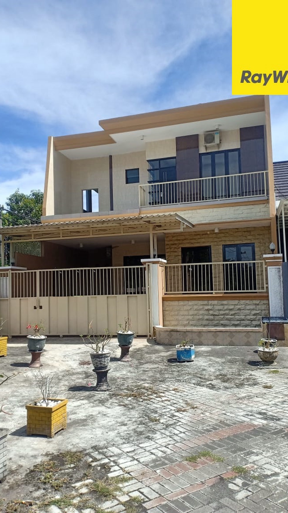 Dijual Rumah 2 lantai SHM di Pondok Mutiara Sidoarjo