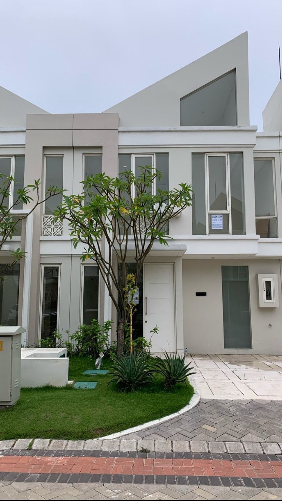 Hunian Ideal untuk Keluarga: Rumah Modern Dijual di Grand Pakuwon Cluster Adelaide