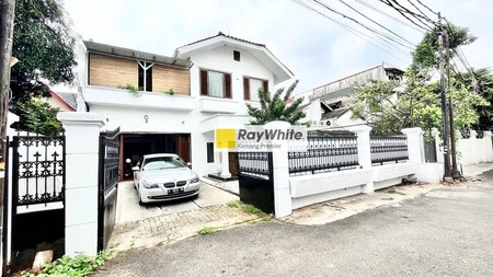 Rumah siap huni di jalan Pekayon I (Pejaten Barat)