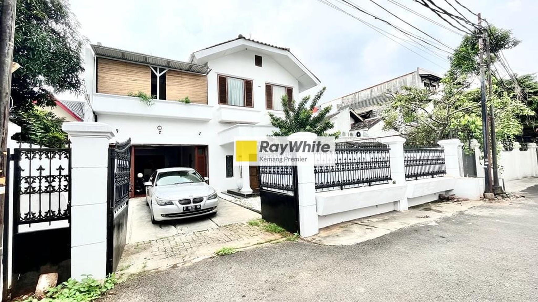 Rumah siap huni di jalan Pekayon I (Pejaten Barat)