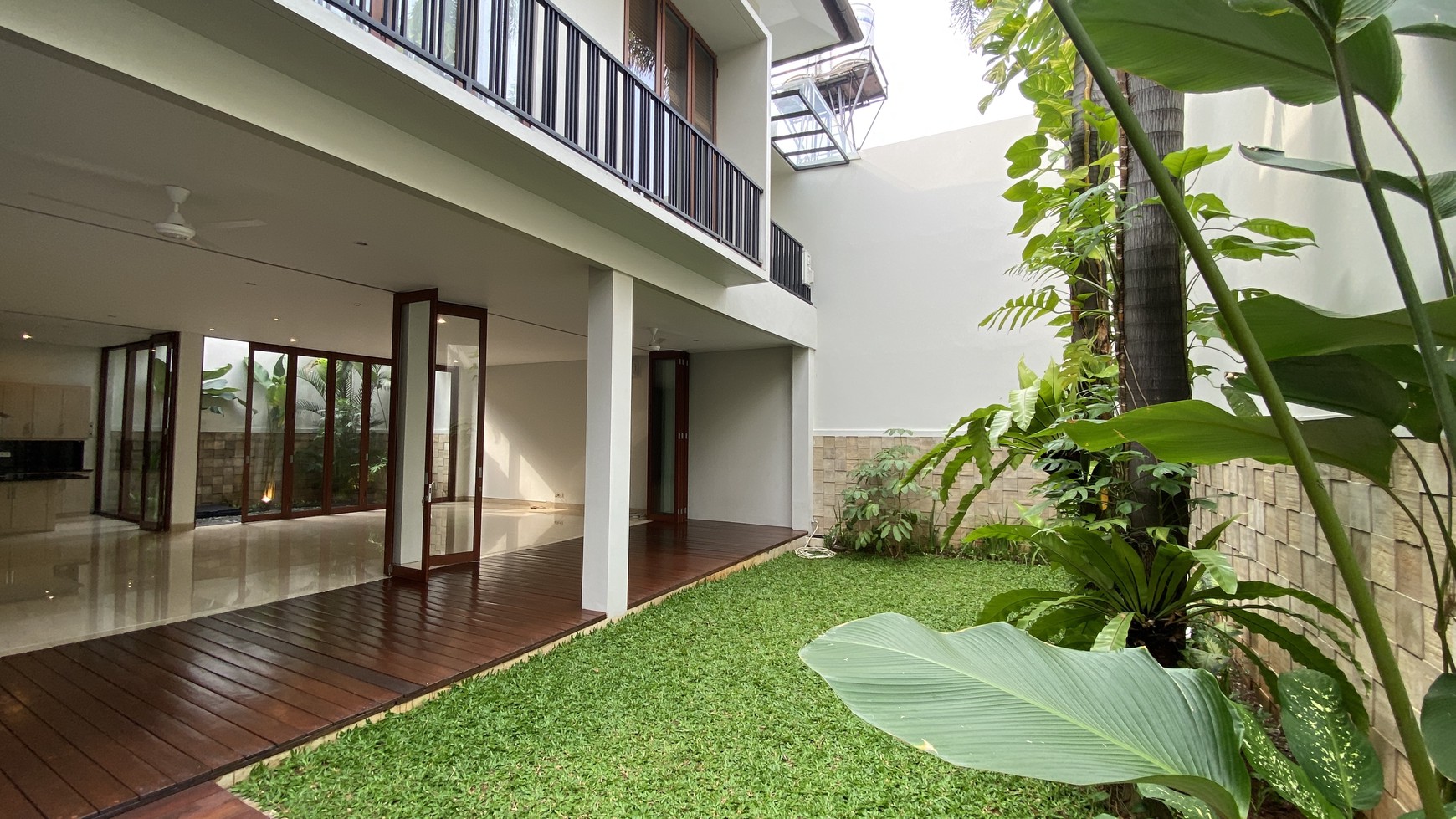 Modern tropical house near to france school at cipete