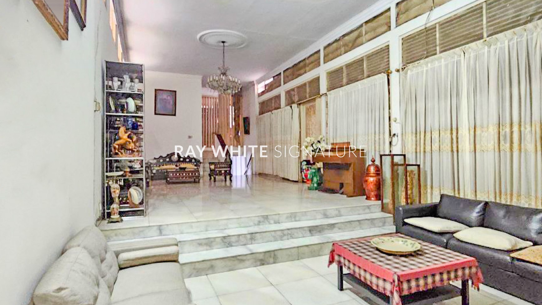 Rumah Lama di Wijaya 1 Kebayoran Cocok Untuk Usaha