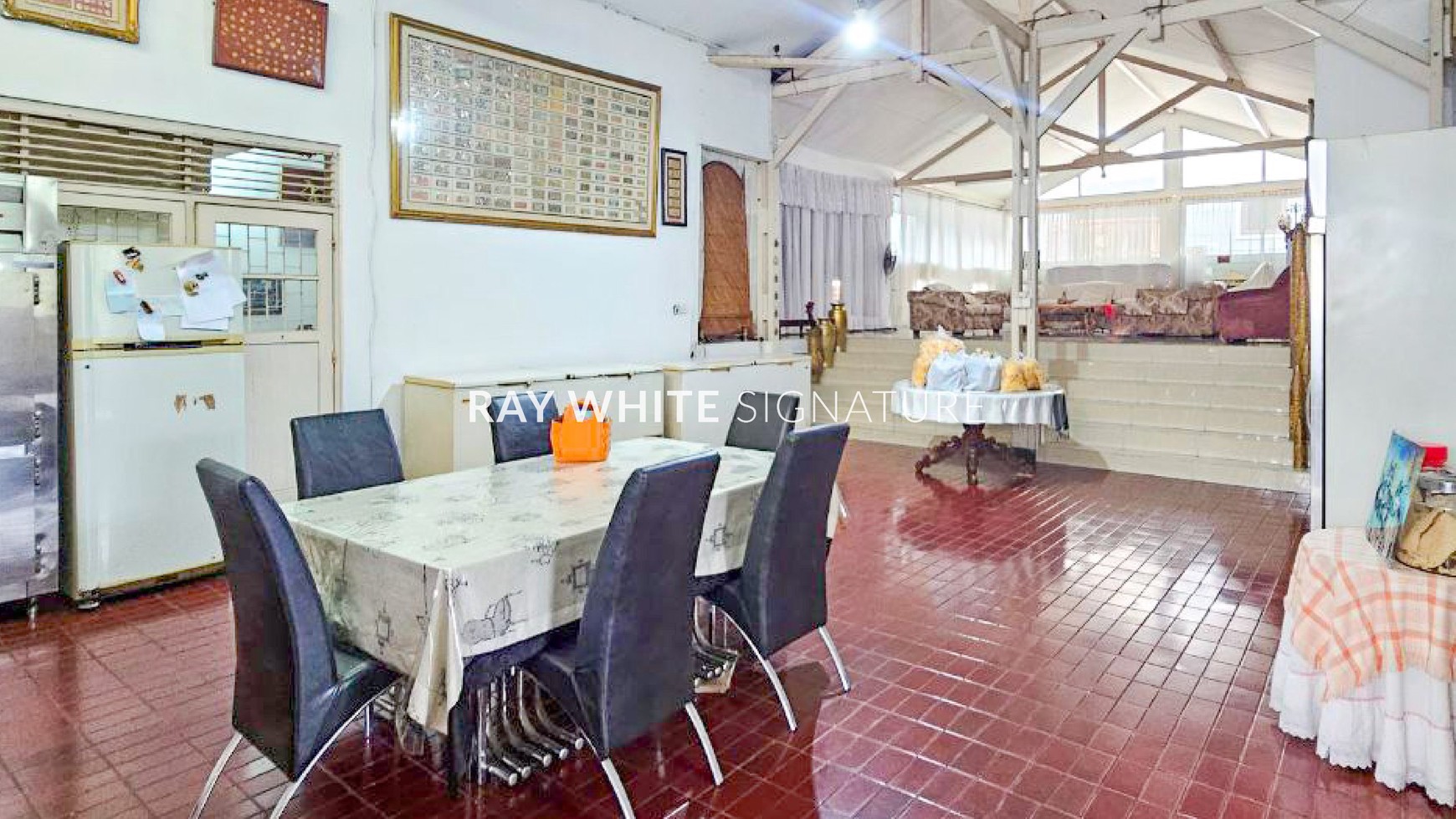 Rumah Lama di Wijaya 1 Kebayoran Cocok Untuk Usaha