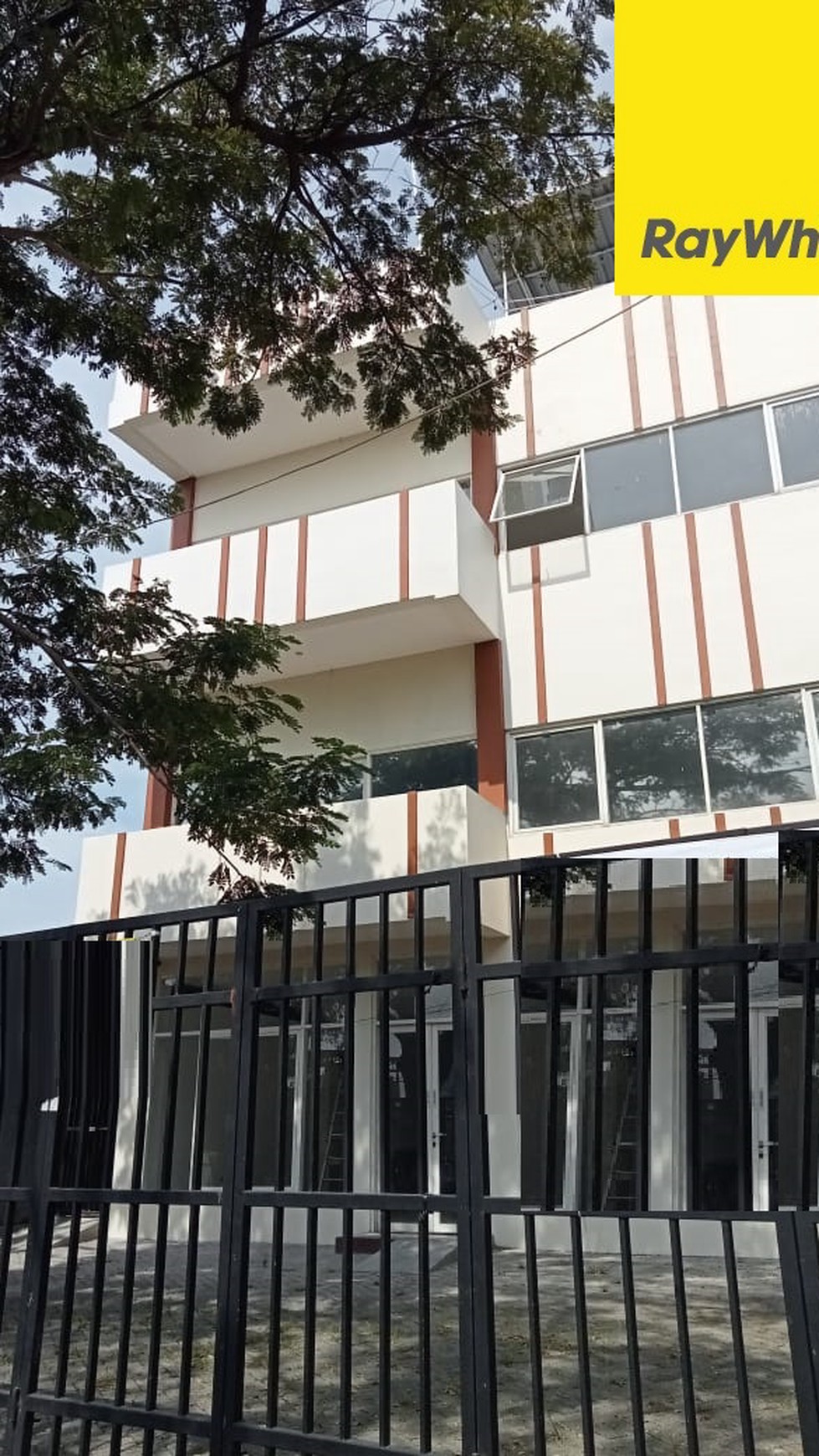 Disewakan Ruko 3 lantai di Nol Raya Banyu Urip Surabaya