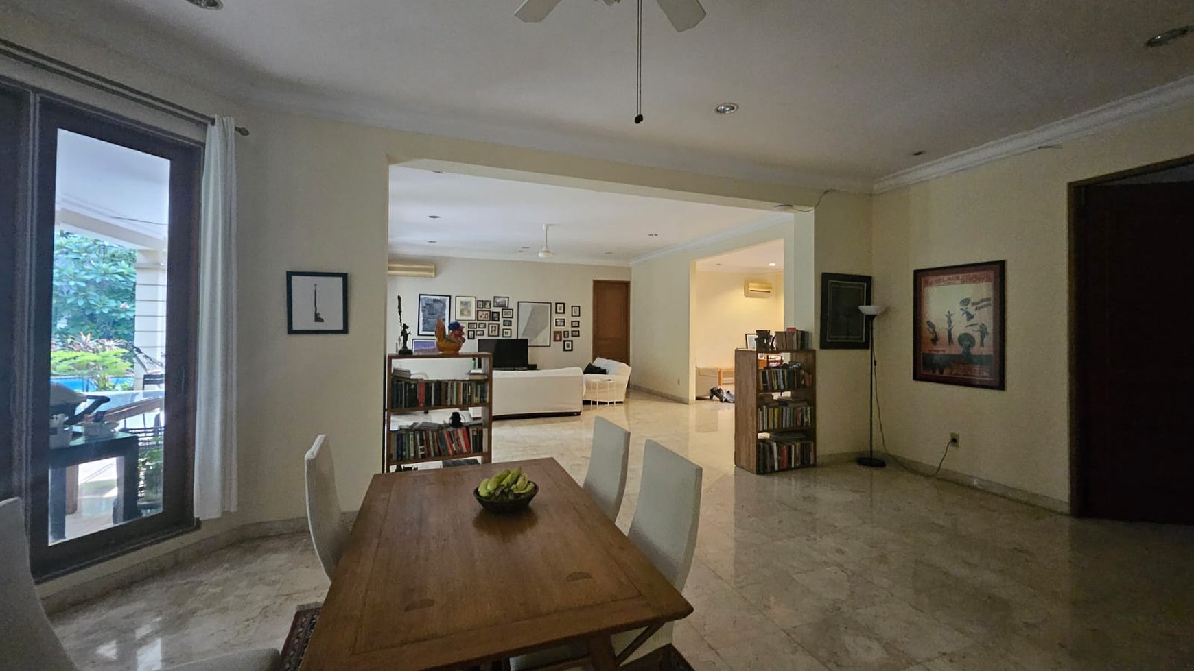 Rumah Mewah di Kawasan Strategis Kemang, Jakarta Selatan