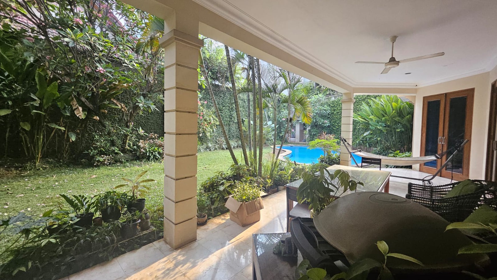 Rumah Mewah di Kawasan Strategis Kemang, Jakarta Selatan