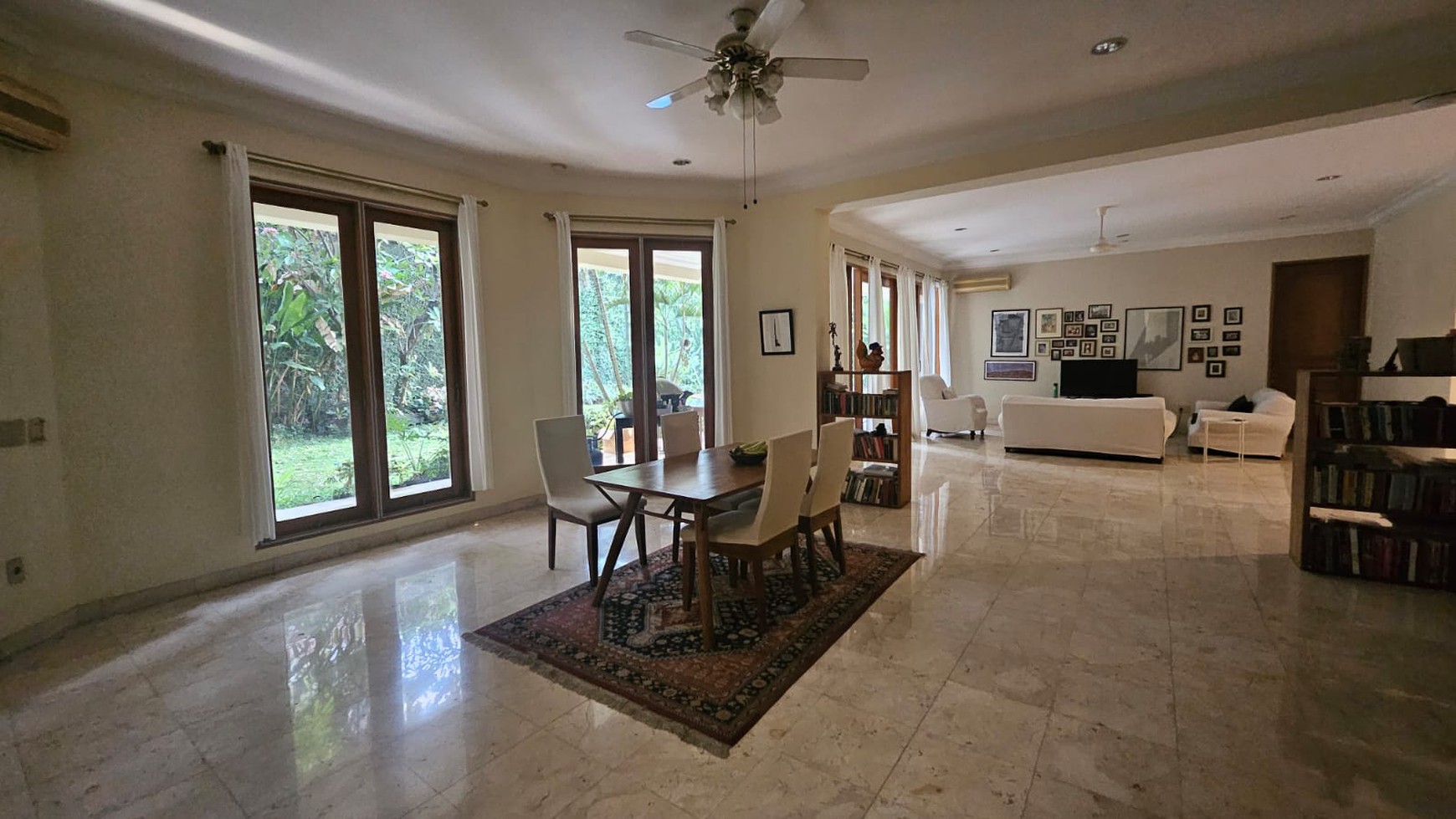 Rumah Mewah di Kawasan Strategis Kemang, Jakarta Selatan