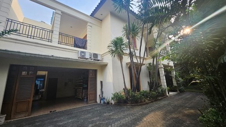 Rumah Mewah di Kawasan Strategis Kemang, Jakarta Selatan
