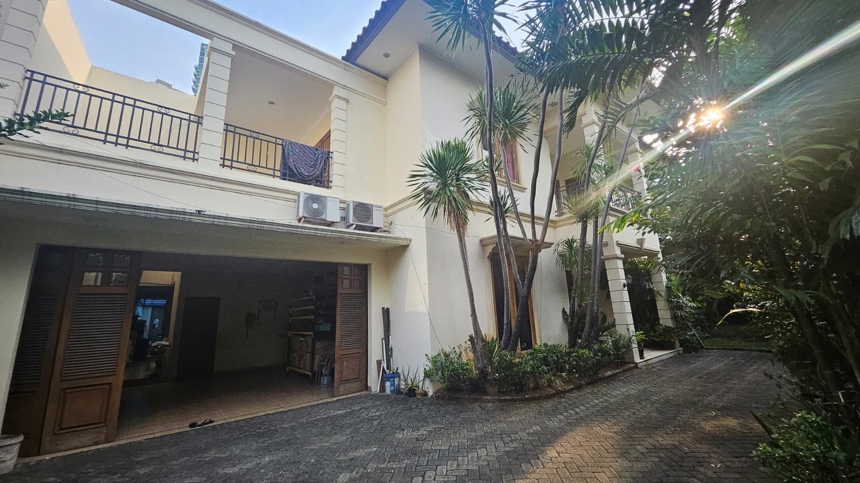 Rumah Mewah di Kawasan Strategis Kemang, Jakarta Selatan