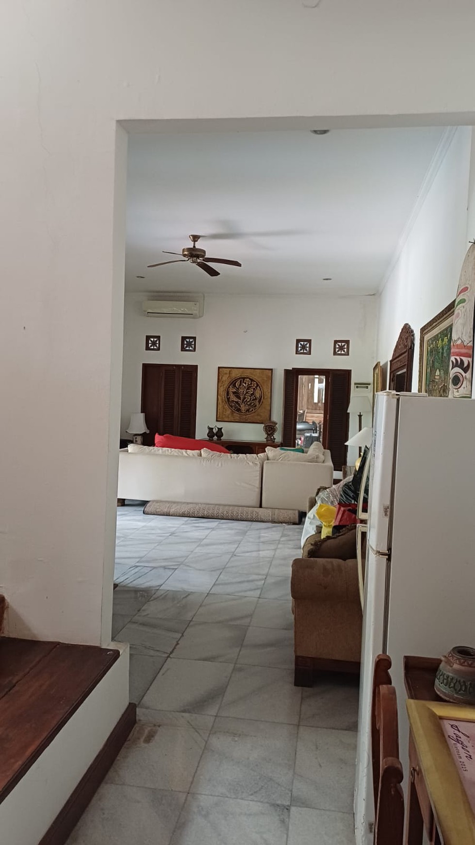 Rumah bagus, halaman luas, dalam cluster di Cireunde