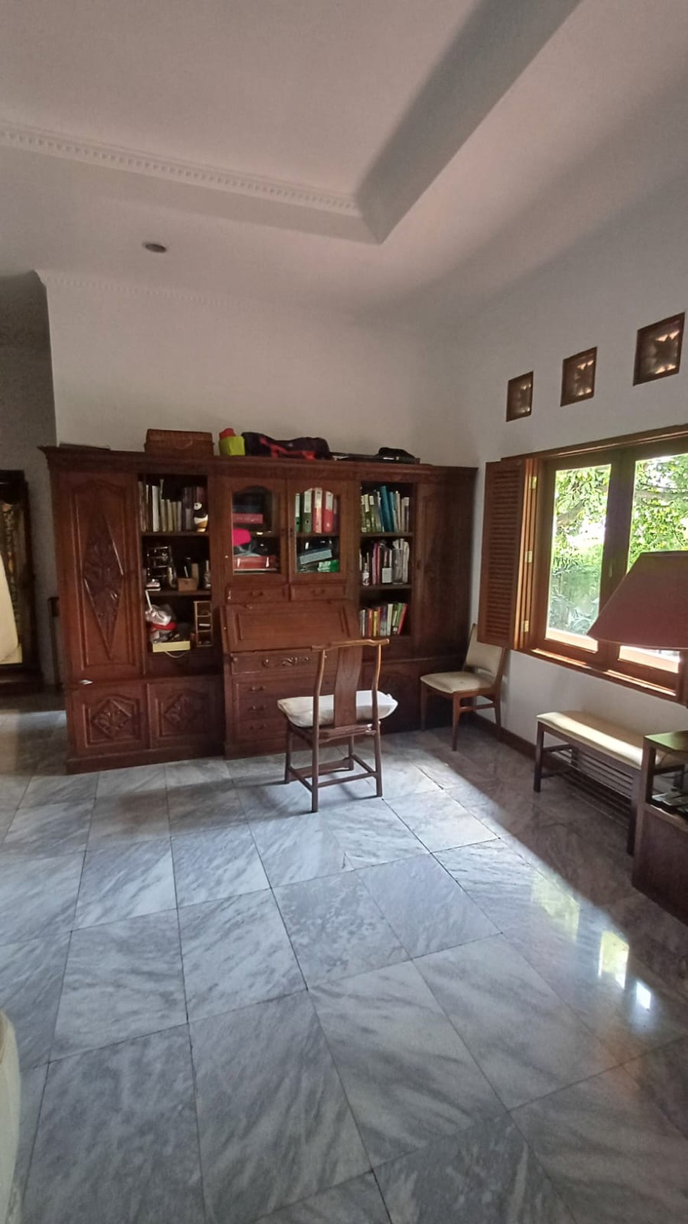 Rumah bagus, halaman luas, dalam cluster di Cireunde