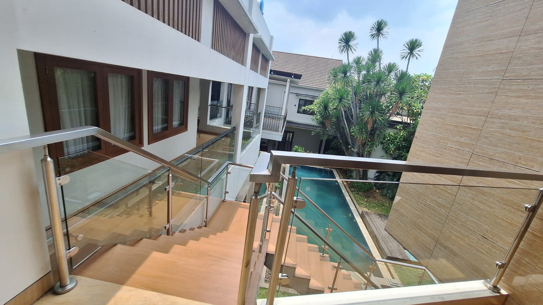 Rumah ada kolam renang di Bintaro Jaya sektor 8