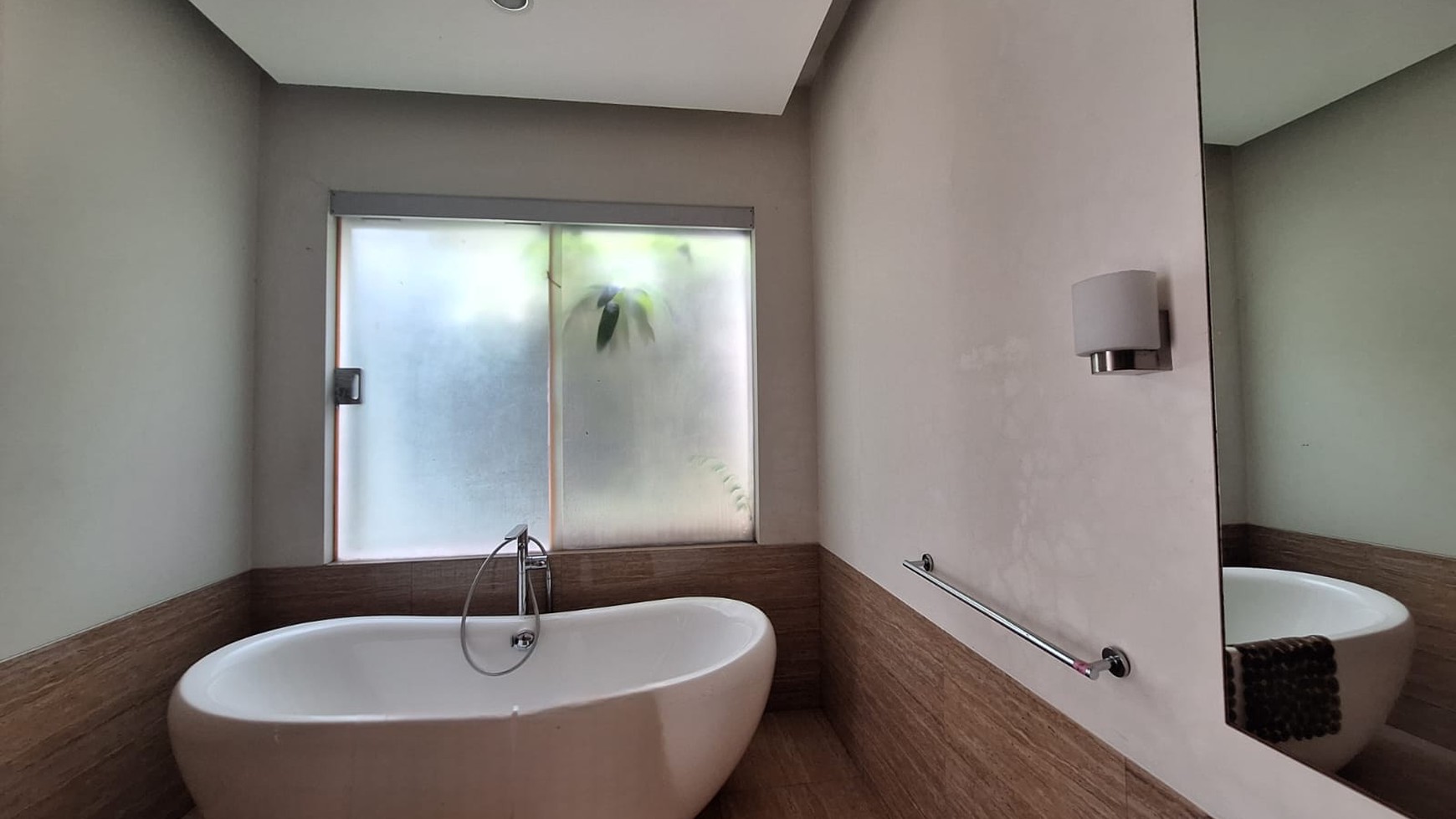 Rumah ada kolam renang di Bintaro Jaya sektor 8