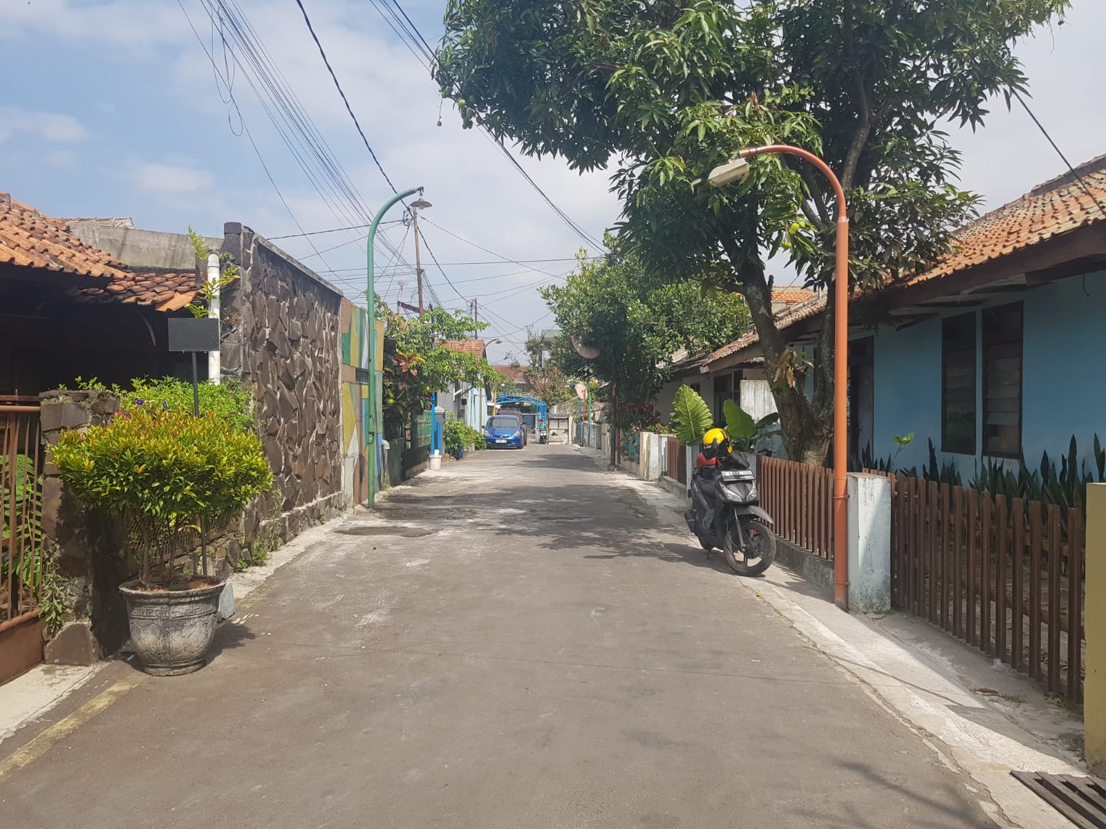 Rumah Hoek Hitung Tanah di Jalan Golf Dekat SMAN 24 Bandung