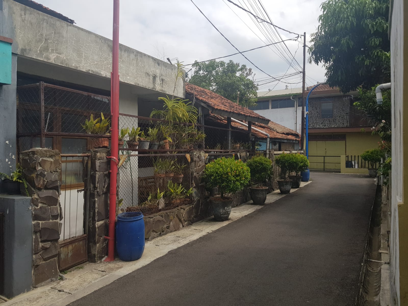 Rumah Hoek Hitung Tanah di Jalan Golf Dekat SMAN 24 Bandung
