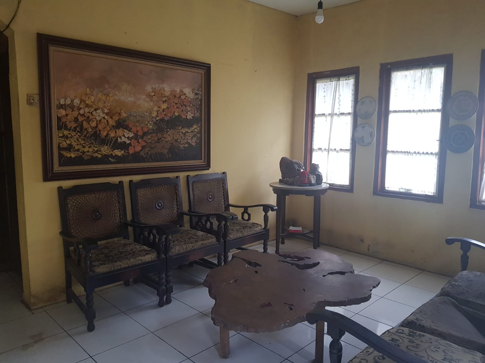 Rumah Hoek Hitung Tanah di Jalan Golf Dekat SMAN 24 Bandung