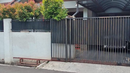 Rumah lokasi bagus 2 lantai di Pondok Pinang Jakarta Selatan