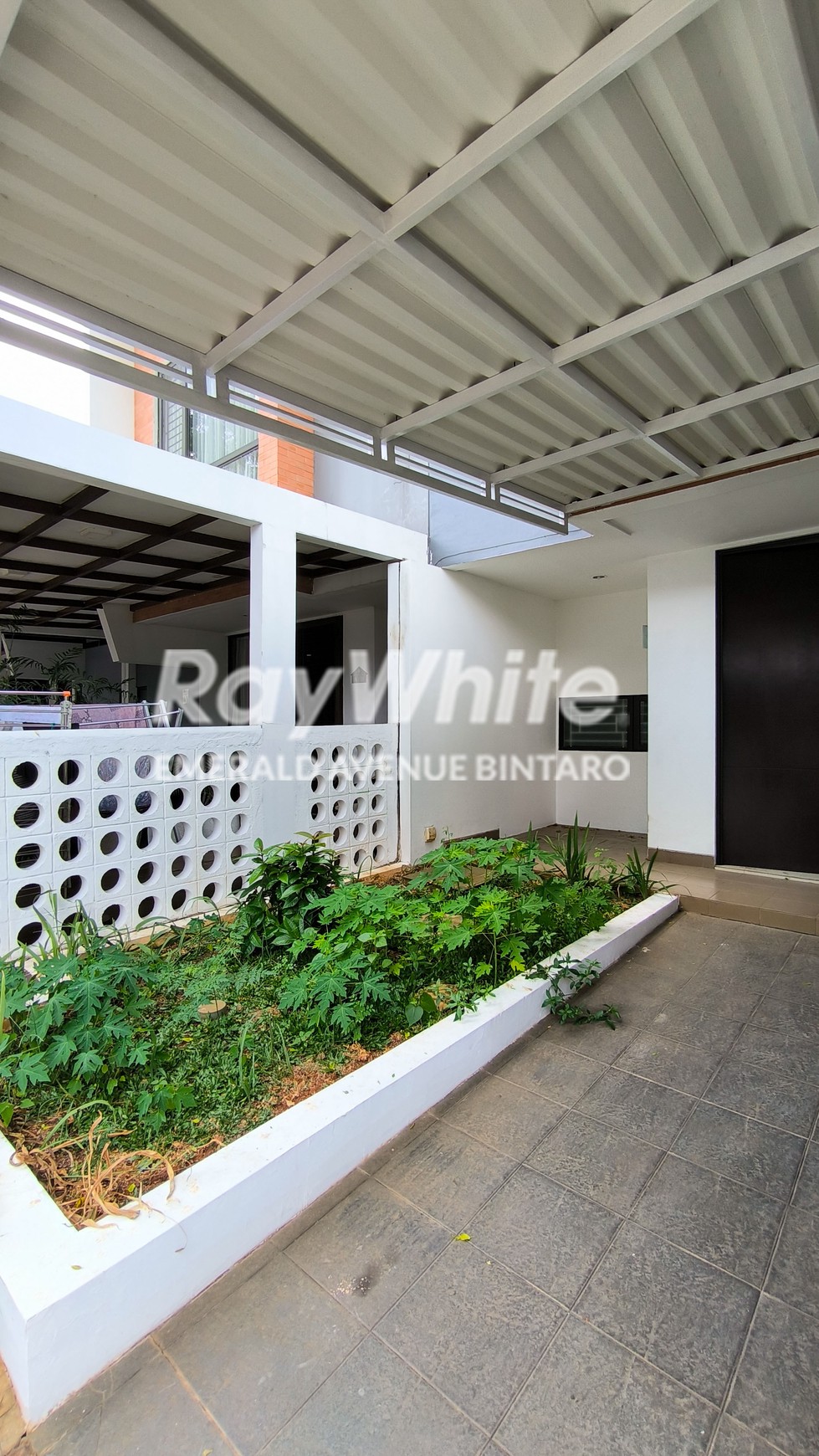 Rumah Minimalis, Siap Huni di Kebayoran Residence Bintaro Jaya