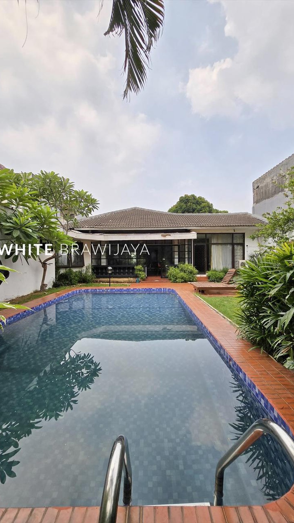 Rumah Hitung Tanah Area Cipete