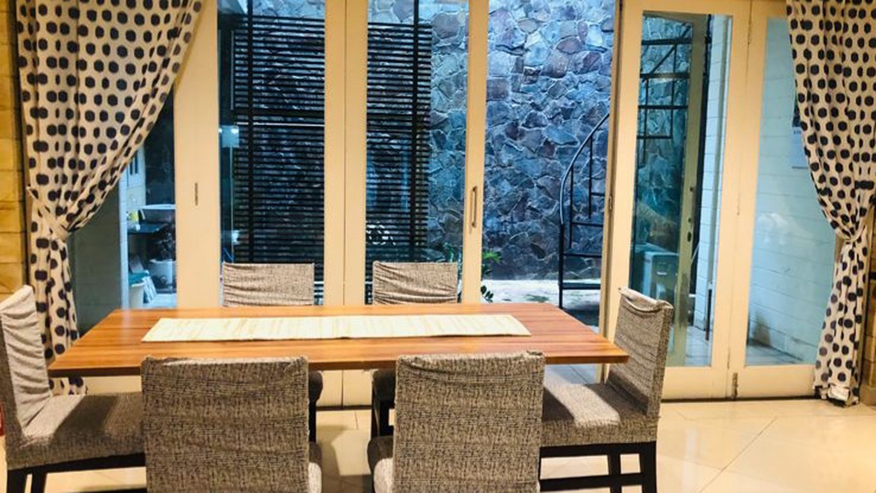 Rumah Hitung Tanah Area Cipete