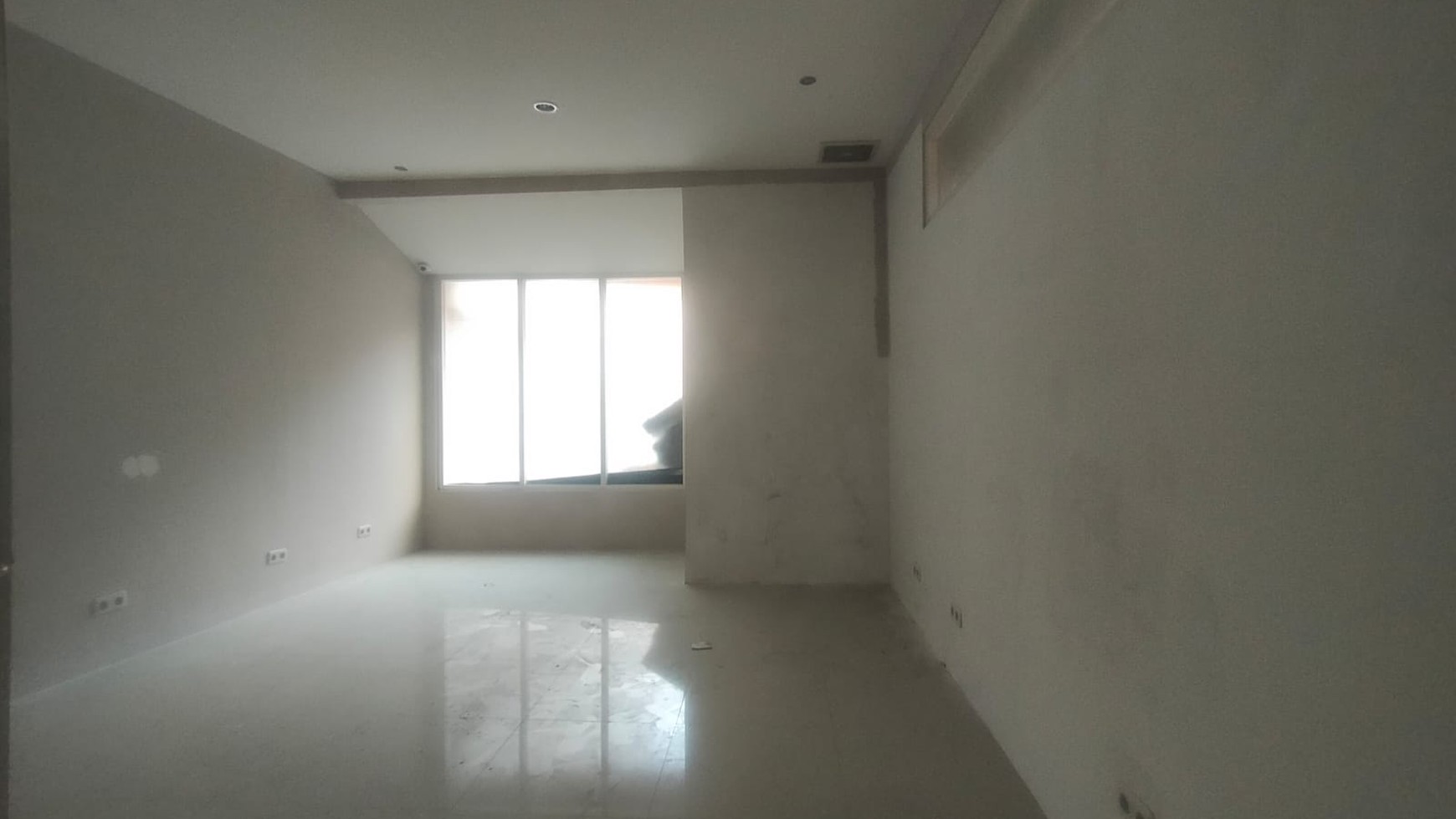 Dijual Kantor 2 lantai Raya Darmo pusat kota surabaya