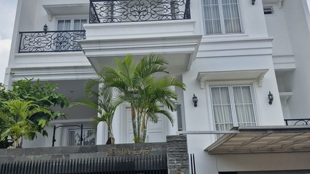 Rumah 2 Lantai Kebayoran Baru, Jaksel 