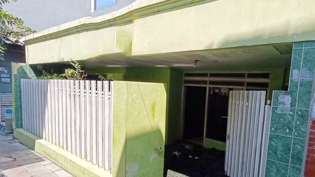 Di Jual Rumah Kost Strategis di Rungkut Surabaya - 7 Kamar Tidur, Siap Huni