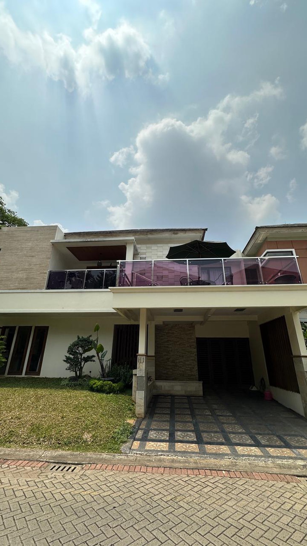 Rumah Modern Minimalis di kawasan Bintaro Jaya Sektor 9 Discovery Fiore