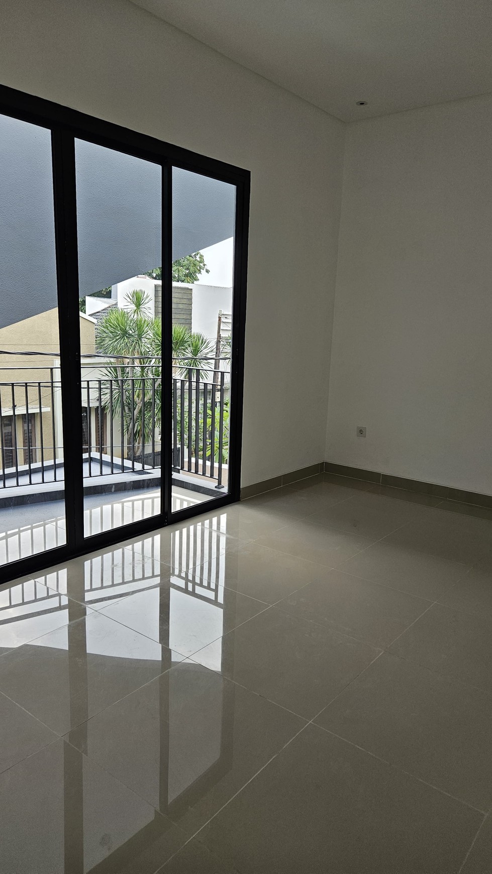 Rumah Brand new, minimalis siap huni di Bintaro Sektor 9