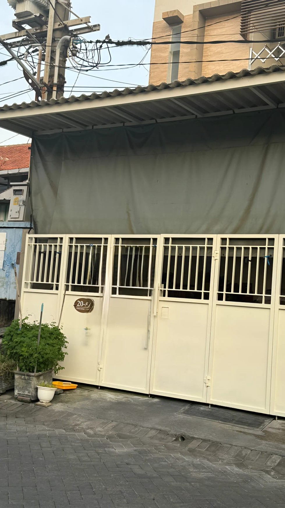 Rumah Mewah 2 Lantai di Surabaya Pusat - Siap Huni, 1.95M