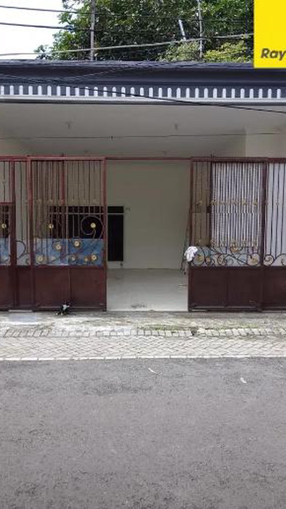 Disewakan Rumah di Jalan Pakis Tirtosari Surabaya