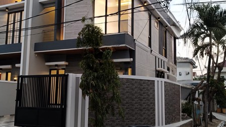 Dijual Rumah Hook Baru Strategis di Sutorejo Prima Selatan Surabaya