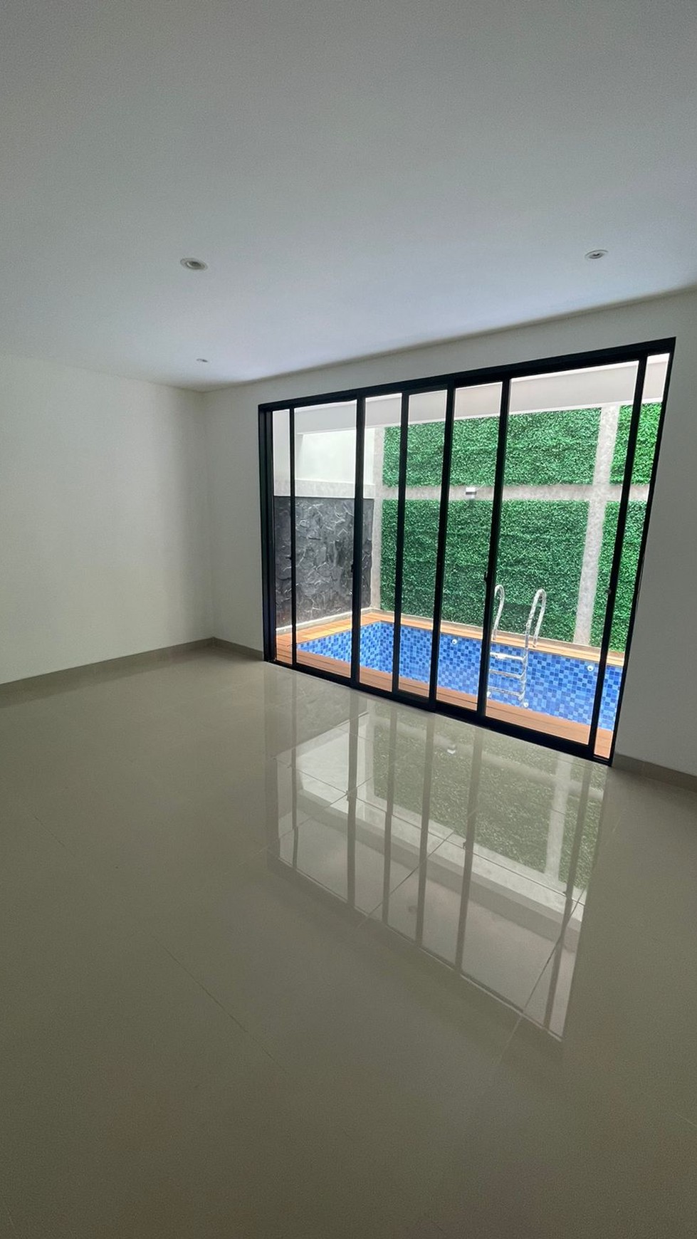 Brand New House ada private pool   di Mertilang  bintaro sektor 9  