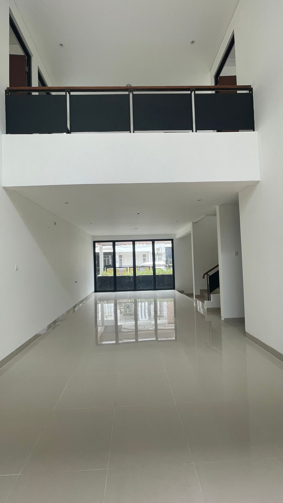 Brand New House ada private pool   di Mertilang  bintaro sektor 9  