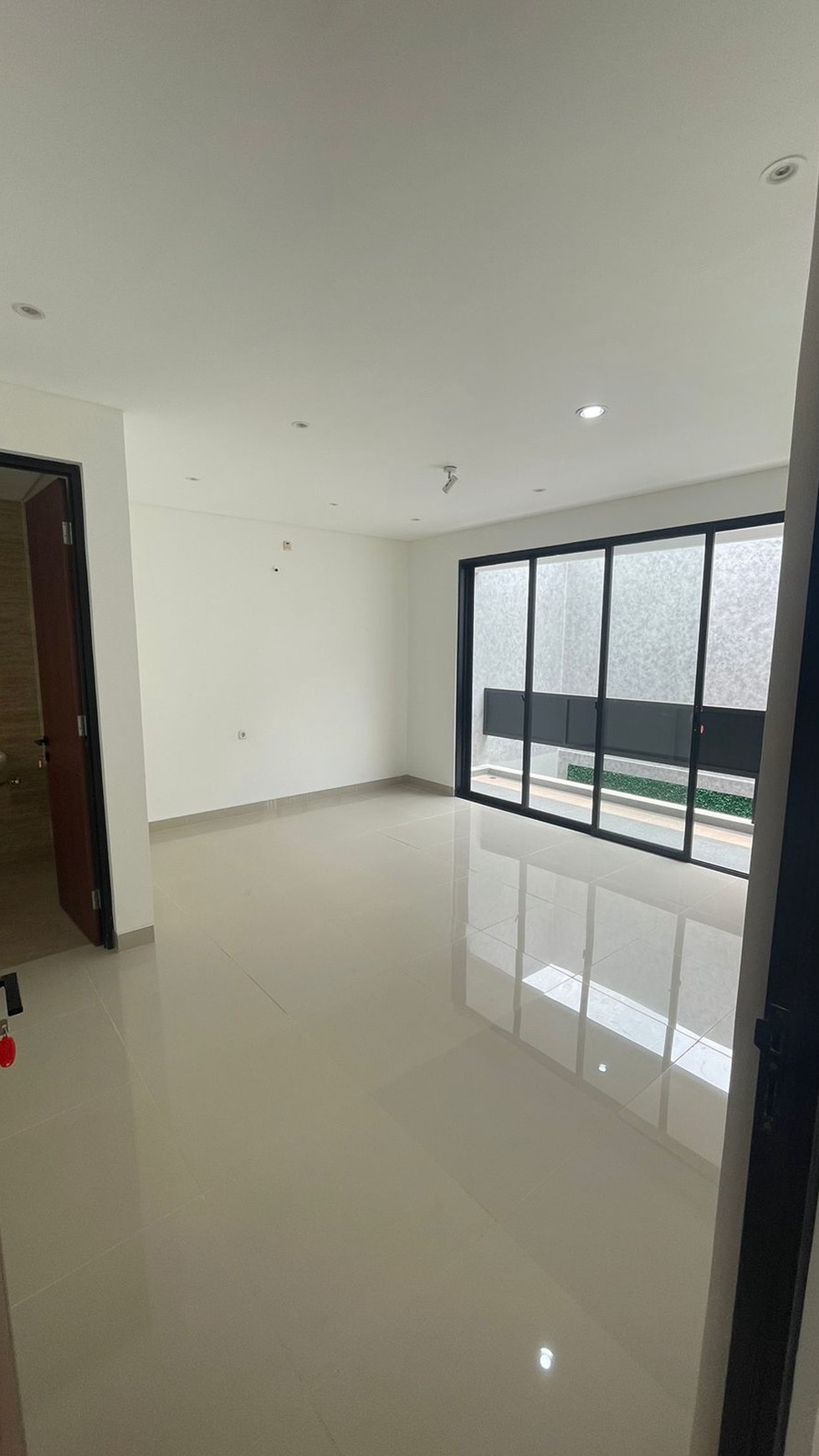 Brand New House ada private pool   di Mertilang  bintaro sektor 9  