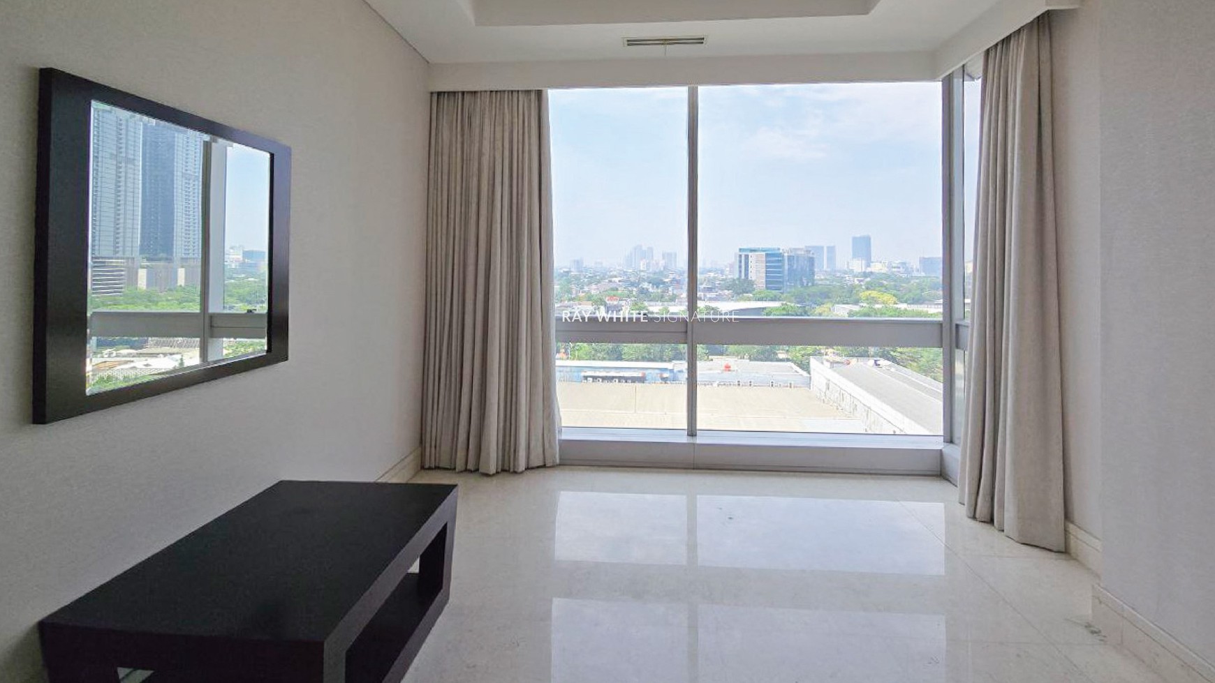 Disewakan Apartemen Capital Residence 3 BR Furnished SCBD 