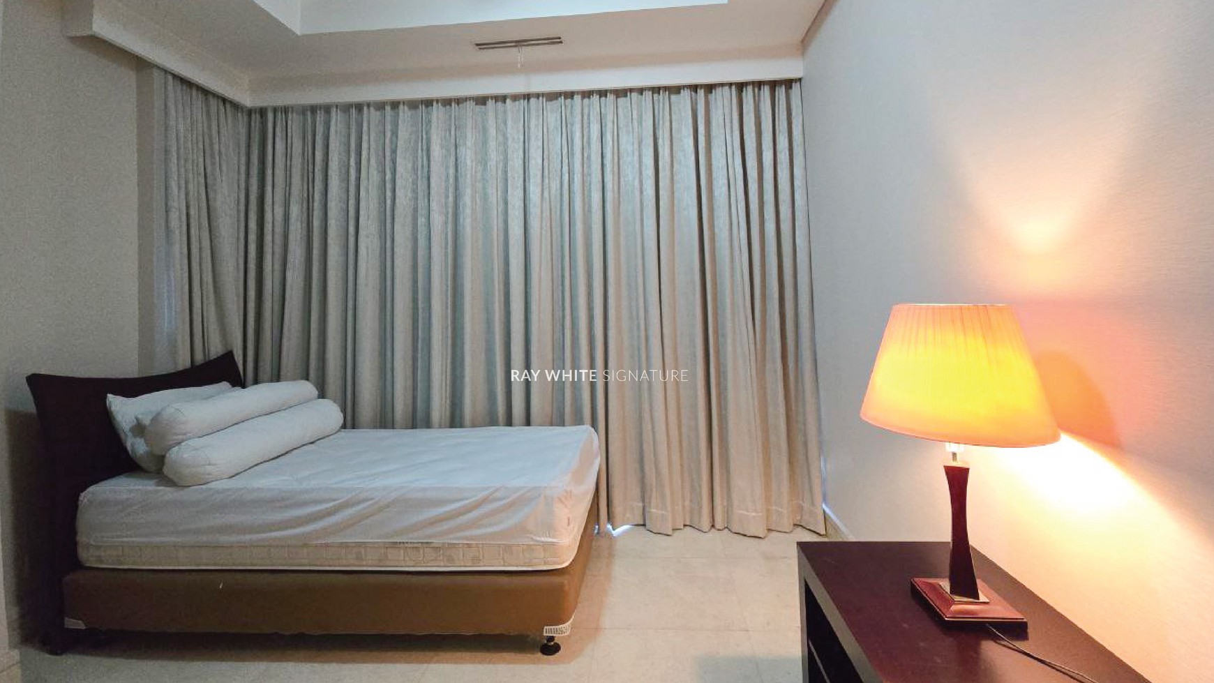 Disewakan Apartemen Capital Residence 3 BR Furnished SCBD 