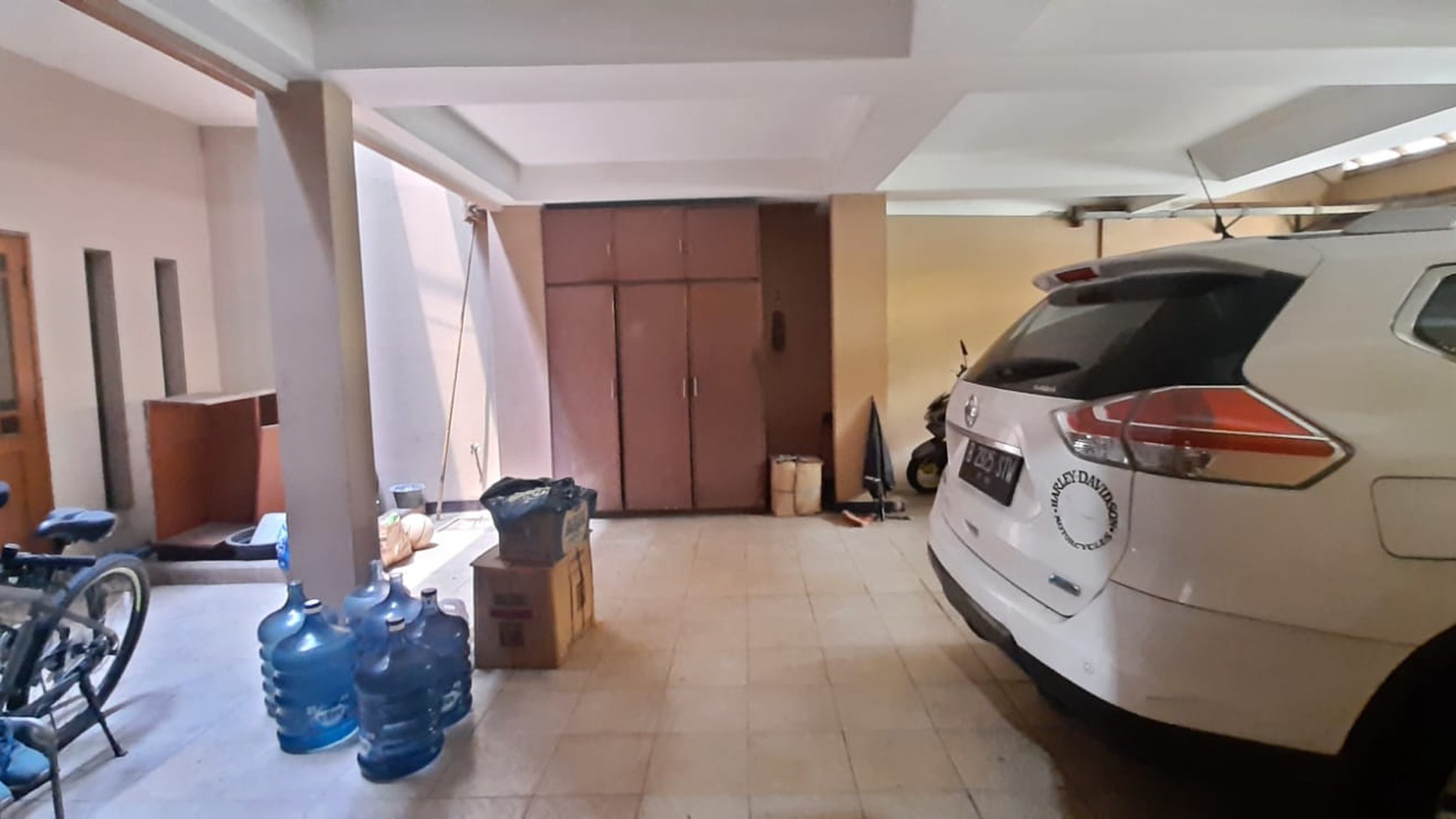 Rumah Halaman luas, 2 Lantai di Bintaro